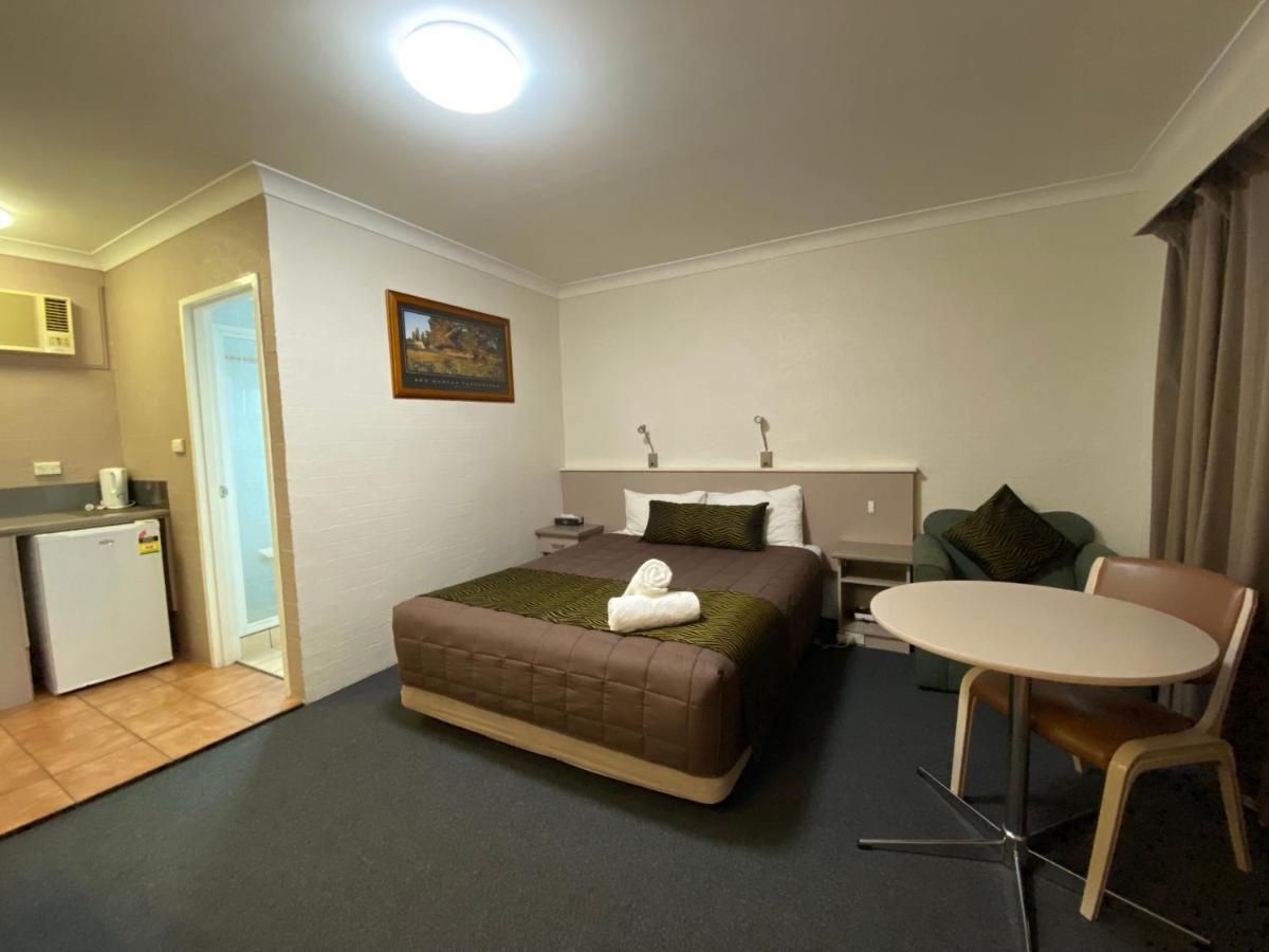 Sapphire City Motor Inn Inverell Exterior photo