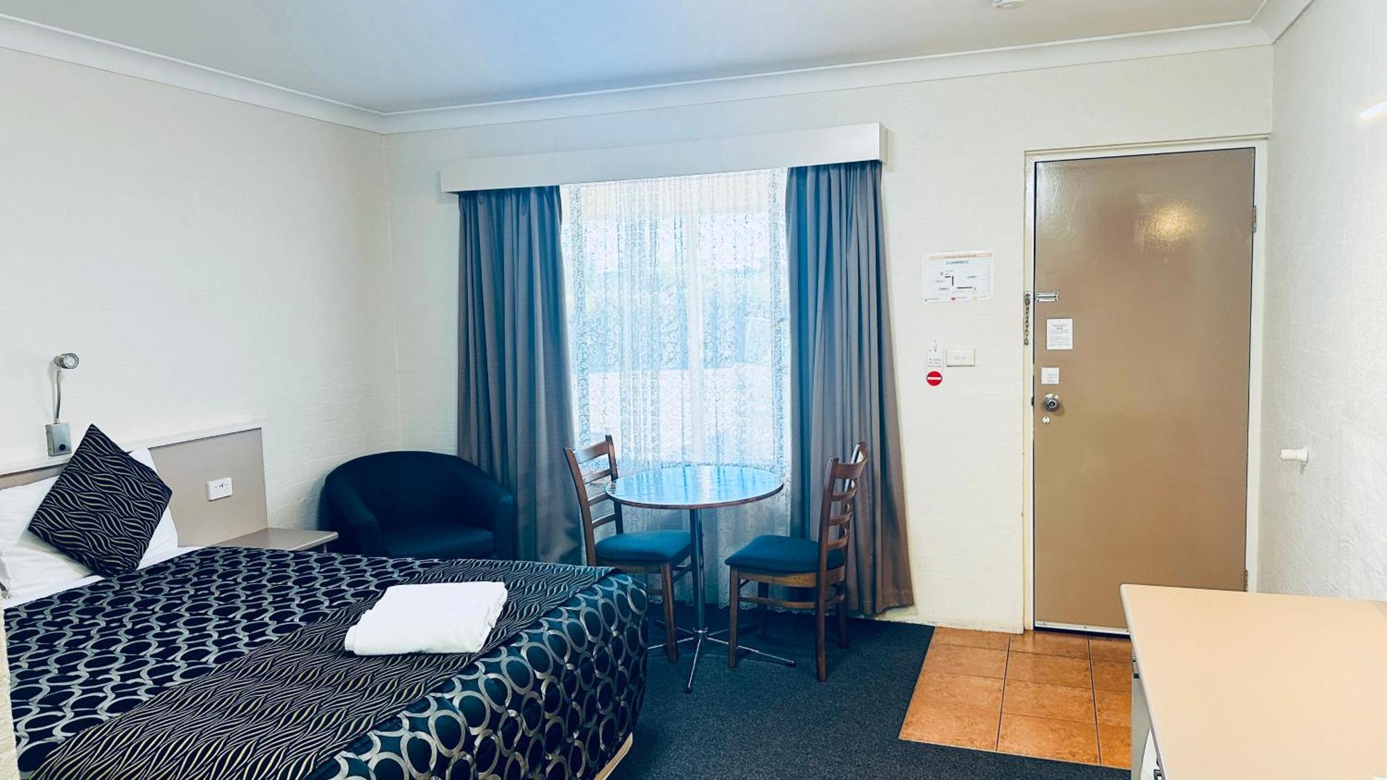 Sapphire City Motor Inn Inverell Exterior photo