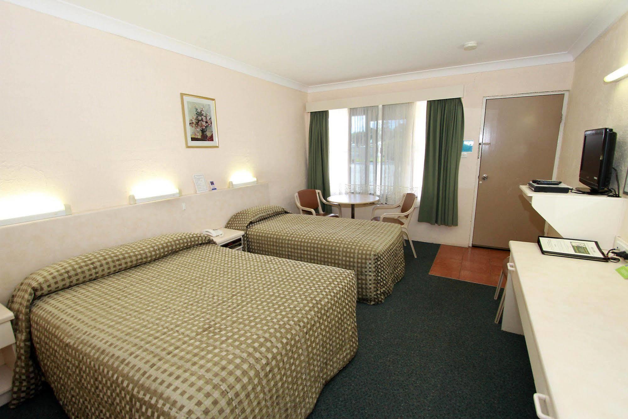 Sapphire City Motor Inn Inverell Exterior photo