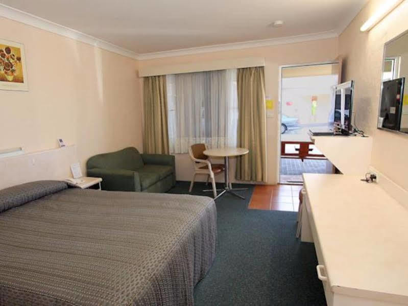 Sapphire City Motor Inn Inverell Exterior photo